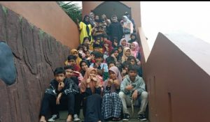 Rayakan Kelulusan SMPN Satu Atap (Satap) 7 Banjarsari tamasya ke kolam renang DM’wisata Air titra Persada