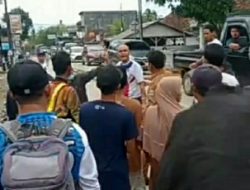 Beredar Video Pemukulan dan Ancam warga Pakai Airsoft Gun diduga oknum PNS bergaya Koboy berujung Di Kantor Polisi