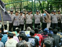 Polres Lebak Laksanakan Pengamanan Aksi Unjuk Rasa di Depan Kantor Bupati Lebak