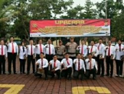 Kapolres Lebak berikan Penghargaan Kepada Personil Polres Lebak Yang Berprestasi