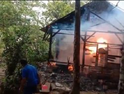 Rumah Janda Beranak 5 di Kp. Padasuka Desa Kerta Hangus Terbakar