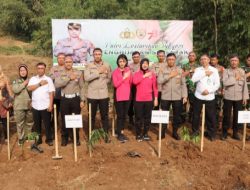 Kapolres Lebak Secara Virtual ikuti Acara Penanaman Pohon Secara Serentak di Desa Calungbungur