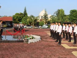 Apresiasi Kinerja, Kapolres Lebak berikan Penghargaan kepada Personil Sat Reskrim Yang Berprestasi