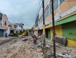 Statusnya Ilegal, Puluhan Bangunan Liar di Pasar Lama Dibongkar Pemkot Serang