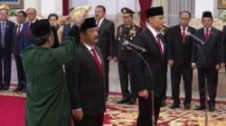 Pelantikan Hadi Tjahjanto sebagai Menteri Koordinator bidang Politik, Hukum dan Keamanan (Menko Polhukam) dan Agus Harimurti Yudhoyono (AHY) sebagai Menteri Agraria dan Tata Ruang (ATR) di Istana Negara, Jakarta, Rabu (21/2/2023). Inilah daftar menteri terbaru Jokowi di Kabinet Indonesia Maju sisa masa jabatan 2019-2024. (sumber: YouTube Sekretariat Presiden)
