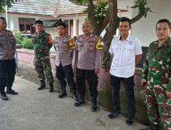 Pastikan Keamanan Rapat Pleno Rekapitulasi Penghitungan Suara Pemilu 2024, Polsek Jawilan bersama Koramil 0602-21/Kopo siaga di Kantor PPK Jawilan