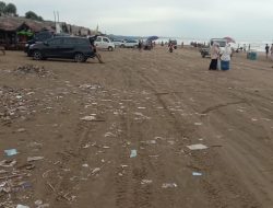 Pengunjung Pantai Bagedur Mengeluh, Suasana Munggahan Jadi Tidak Nyaman Karena Sampah