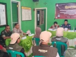 Bhabinkamtibmas Polsek Cibeber Polres Lebak laksanakan monitoring kegiatan Rapat Pleno di desa