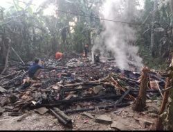 Kebakaran Hanguskan Rumah Semi Permanen Milik Warga di Desa Sangiang Kecamatan Malingping