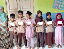 Santunan Jumat Berkah: 100 Anak Yatim Piatu di Banjarsari Terima Santunan dari Pengusaha TJ Abadi Kerta