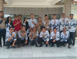 PGRI Banjarsari Geruduk Kantor Kecamatan, Tuntut Klarifikasi Dugaan Penghinaan Guru oleh Kades Bojongjuruh
