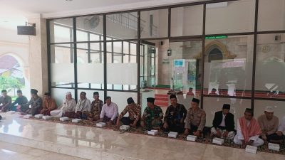 Jum’at Keliling Kapolres Lebak Bersama Masyarakat Desa Kumpay Kecamatan Banjarsari