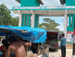 Pantai Bagedur Dikeluhkan Wisatawan, Indahnya Panorama Laut Tertutup Sampah dan Deretan Warung