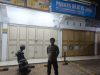 Anggota Polsek Malingping Polres Lebak Patroli Dini Hari Cek Pertokoan Antisipasi Pembobolan