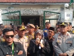 Aksi HMI dan Kumala di DPRD Lebak, Desak Usut Aktor Intelektual Kasus Uun