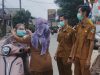 Puskesmas Bojongjuruh Bagikan Masker Antisipasi Abu Gunung Anak  Krakatau