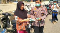 Lindungi Warga dari Abu Vulkanik, Polsek Malingping Polres Lebak Gelar Aksi Bagi Masker