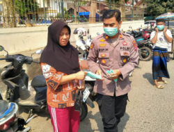 Lindungi Warga dari Abu Vulkanik, Polsek Malingping Polres Lebak Gelar Aksi Bagi Masker